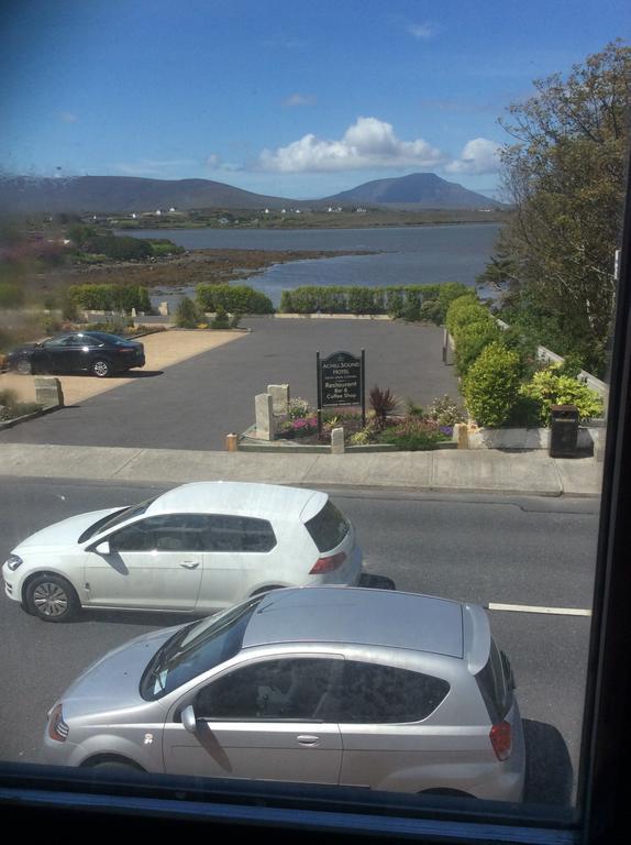 Achill Sound Hotel - Ostan Ghob A'Choire 외부 사진
